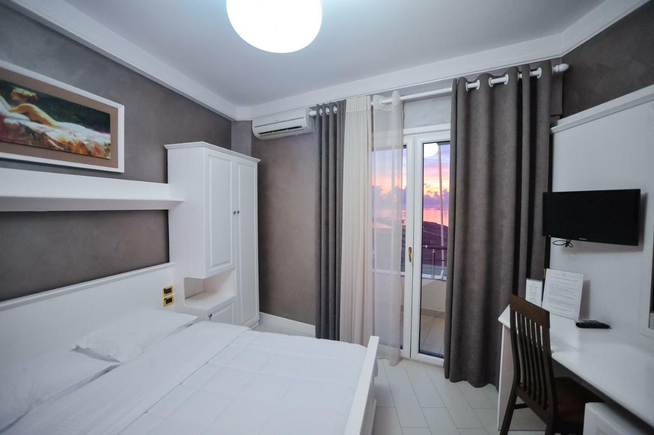 Iliria Internacional Hotel Durrës Extérieur photo